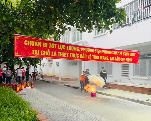 Tổ chức tuyên truyền phòng cháy chữa cháy ở các khu dân cư, khu lao động…